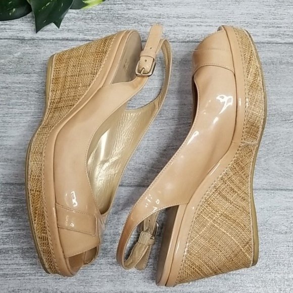 Stuart Weitzman tan slingback peep toe wedge - Picture 3 of 10